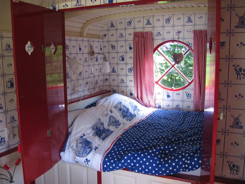 Pipowagen Camping Puur Genieten Bed & Breakfast Someren Bilik gambar