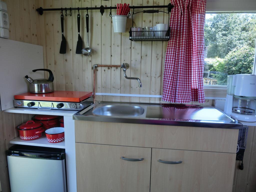Pipowagen Camping Puur Genieten Bed & Breakfast Someren Bilik gambar